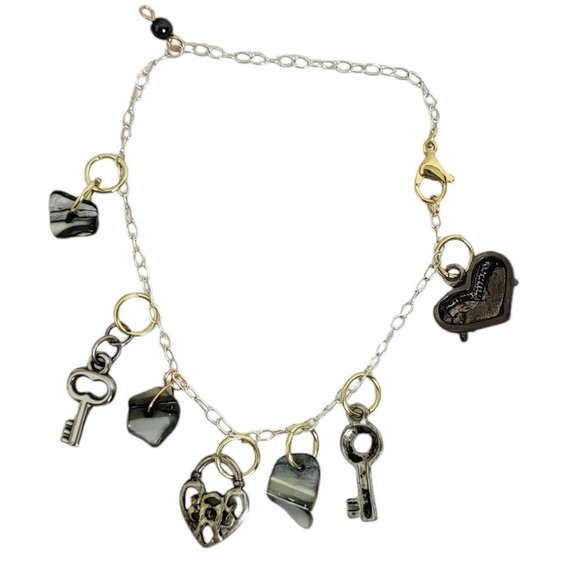 Sterling Silver Skeleton Key charm heart bracelet - Picture 4 of 6